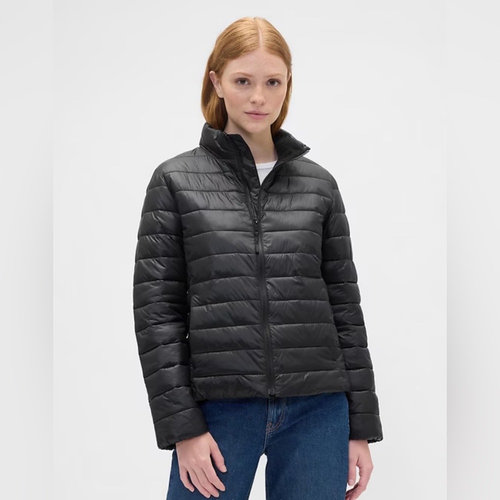 GAP Women's Sleek Black Puffer Coat